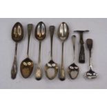 A collection of loose silver flatware, to include teaspoons, mustard spoon and a pusher, gross