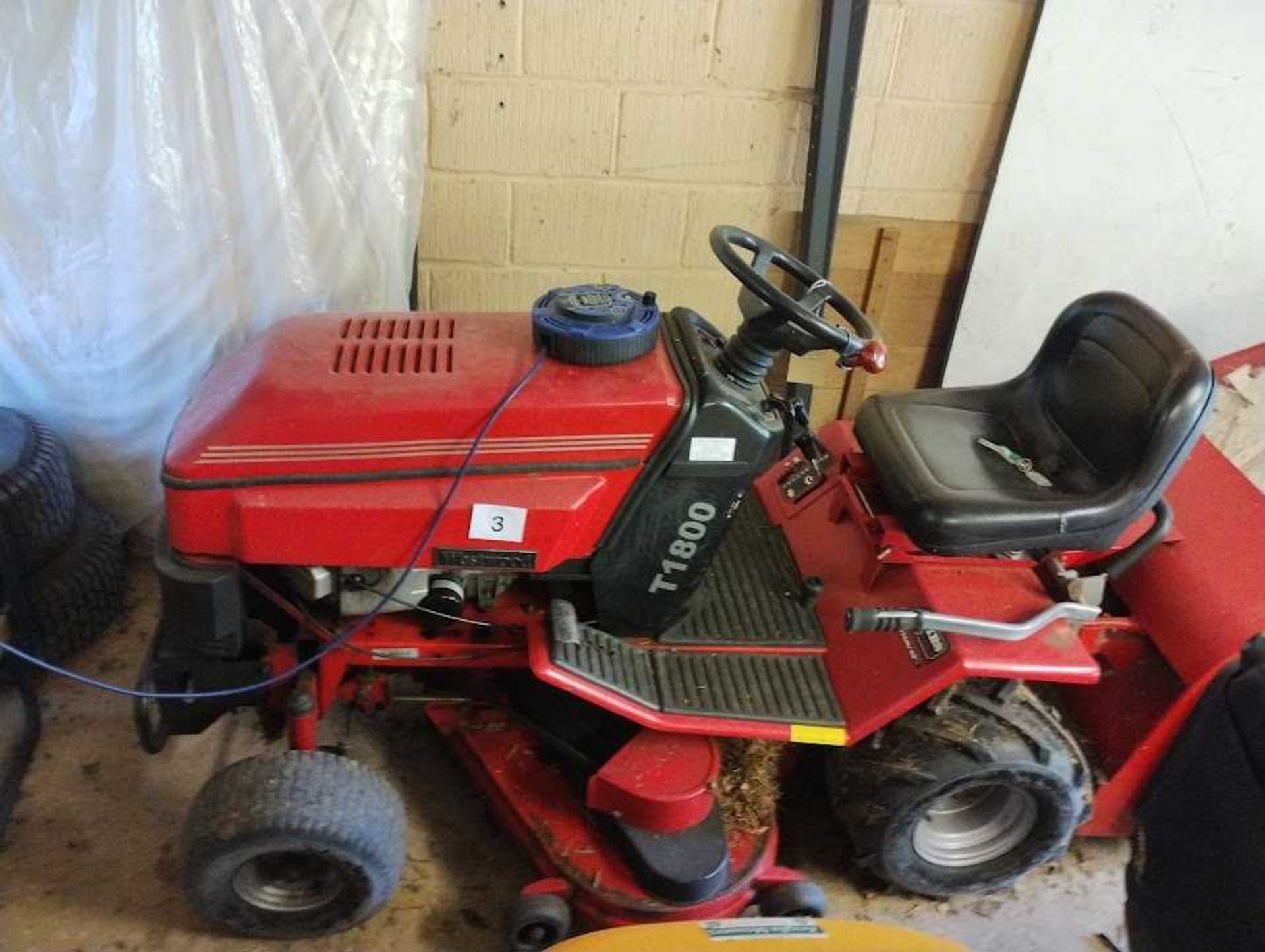 Westwood Double Cut T1800 - Ride On Lawnmower (Located in Nacton). No VAT.