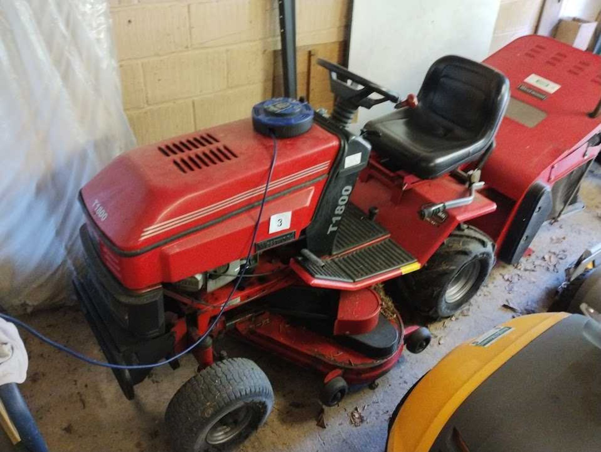 Westwood Double Cut T1800 - Ride On Lawnmower (Located in Nacton). No VAT. - Image 2 of 4