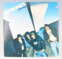 Ramones, Leave Home, Santa Maria pressing, Sire S̶̶A̶̶-̶̶7̶̶2̶̶5̶̶8̶̶ -A-1A SA-7528-A-1A CSM /