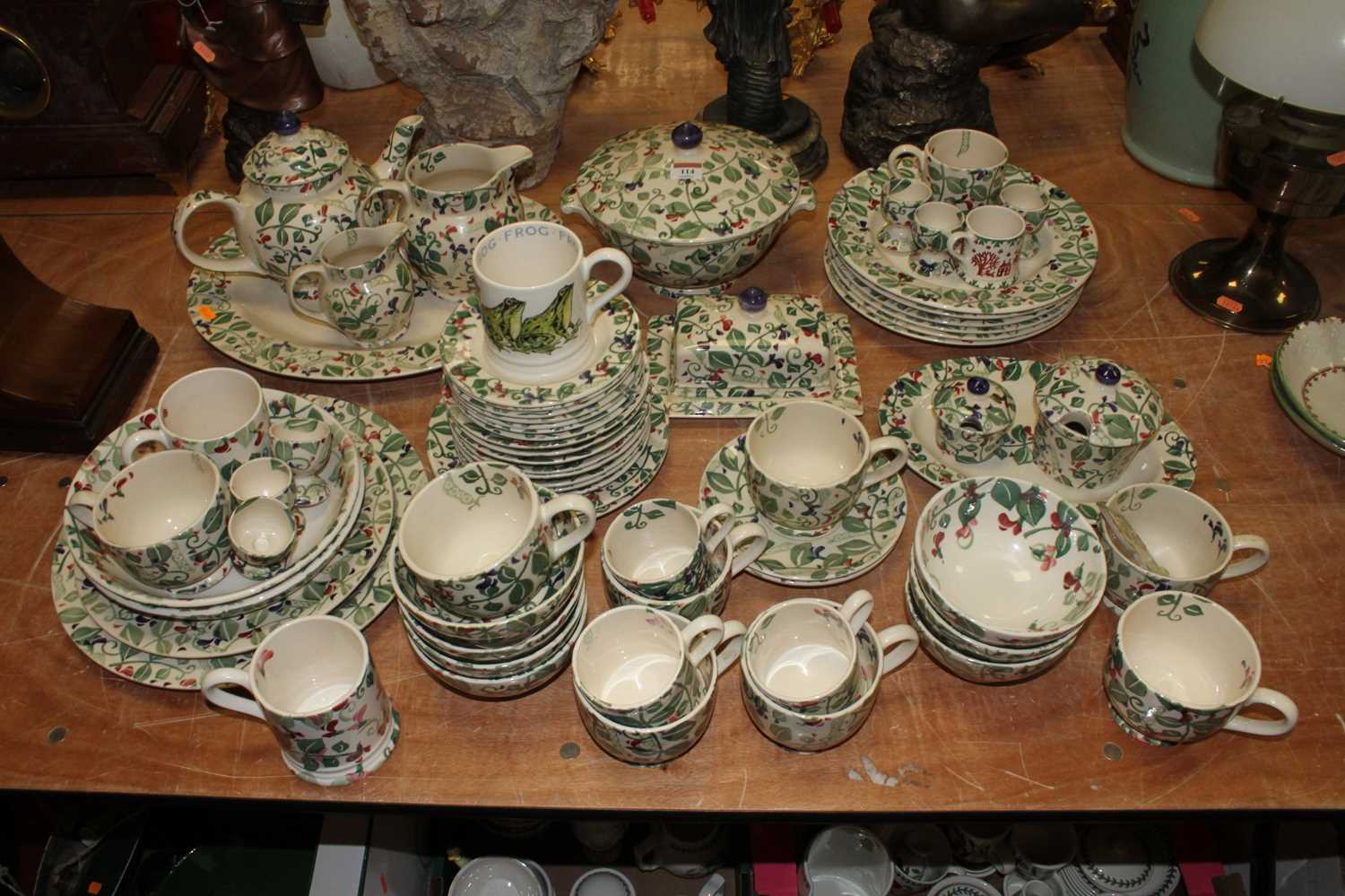 A large collection of Emma Bridgewater Sweetpea pattern tea, coffee and dinnerwares. UK mainland - Image 4 of 5