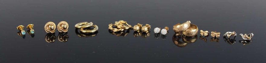 Assorted modern 9ct gold and gilt metal ear studs and earrings to include paste set and semi