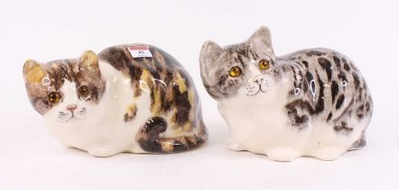 A Winstanley pottery model of a cat, height 15cm, together with another similar