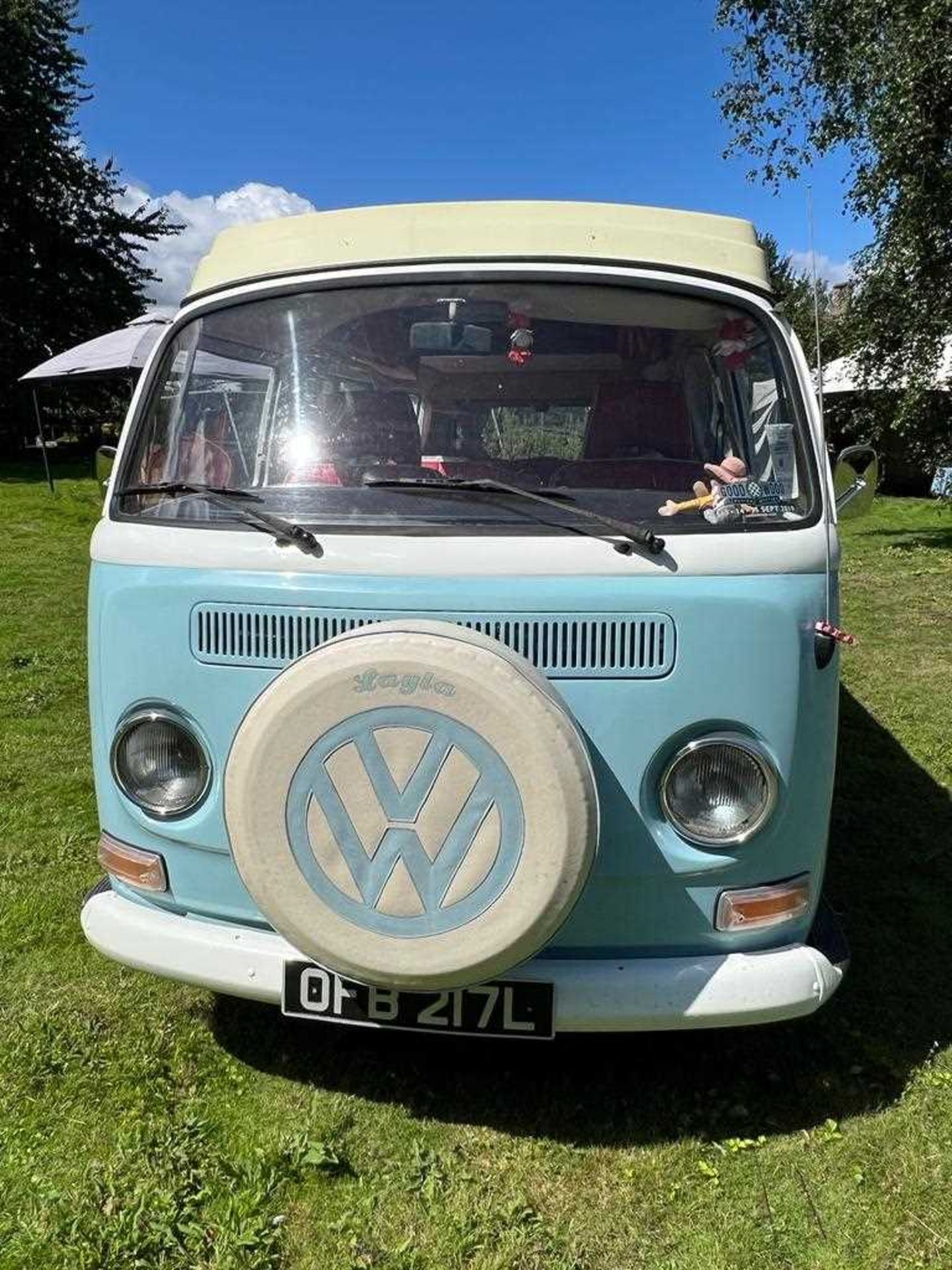 A 1972 VW Type 2 Westfalia Crossover camper van together with a 1971 Eriba Familia Caravan, both - Bild 49 aus 64