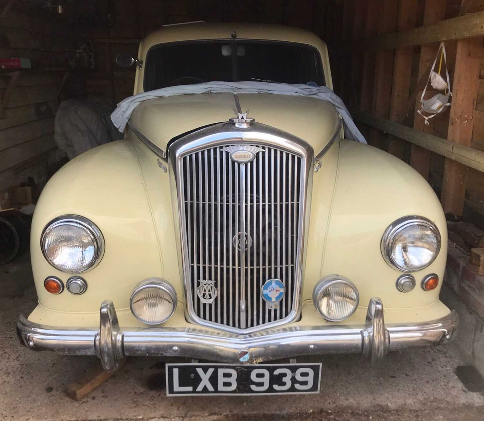 A 1951 Wolseley 6/80 Reg No. LXB939 Chassis No. 418/9218 Engine No. 9035 Cream with Green leather - Bild 7 aus 14