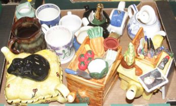A box of miscellaneous items to include Tony Carter novelty teapots, Emma Bridgwater Flowers pattern