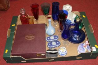 Glassware and ceramics, to include a Staffordshire model of a spaniel, a Royal Doulton figure of