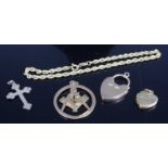 Assorted 9ct gold, to include Masonic pendant, heart shaped padlock clasp, heart shaped locket,