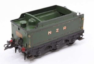 Hornby 6-wheeled tender ‘NZR’ (New Zealand Railway), green lined black & white. The shade of green