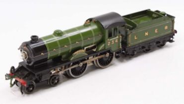 1931-5 E220, Hornby 20v AC electric 4-4-0 loco and 6-wheeled tender ‘Yorkshire’ LNER, black