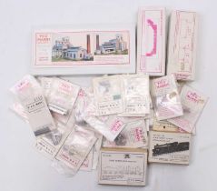 P&D Marsh N-gauge kits. Some in sealed boxes/packets, Completeness cannot be assured: Wenford Clay
