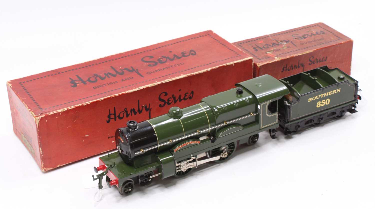 1933-6 Hornby 3C clockwork 4-4-2 loco & tender ‘Lord Nelson’ Southern 850. Black smokebox, 3