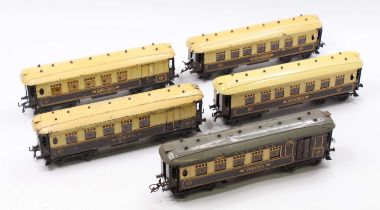 A collection of five Hornby 0 gauge Pullman coaches to include Alberta, Verona, Arcadia, Zenobia,