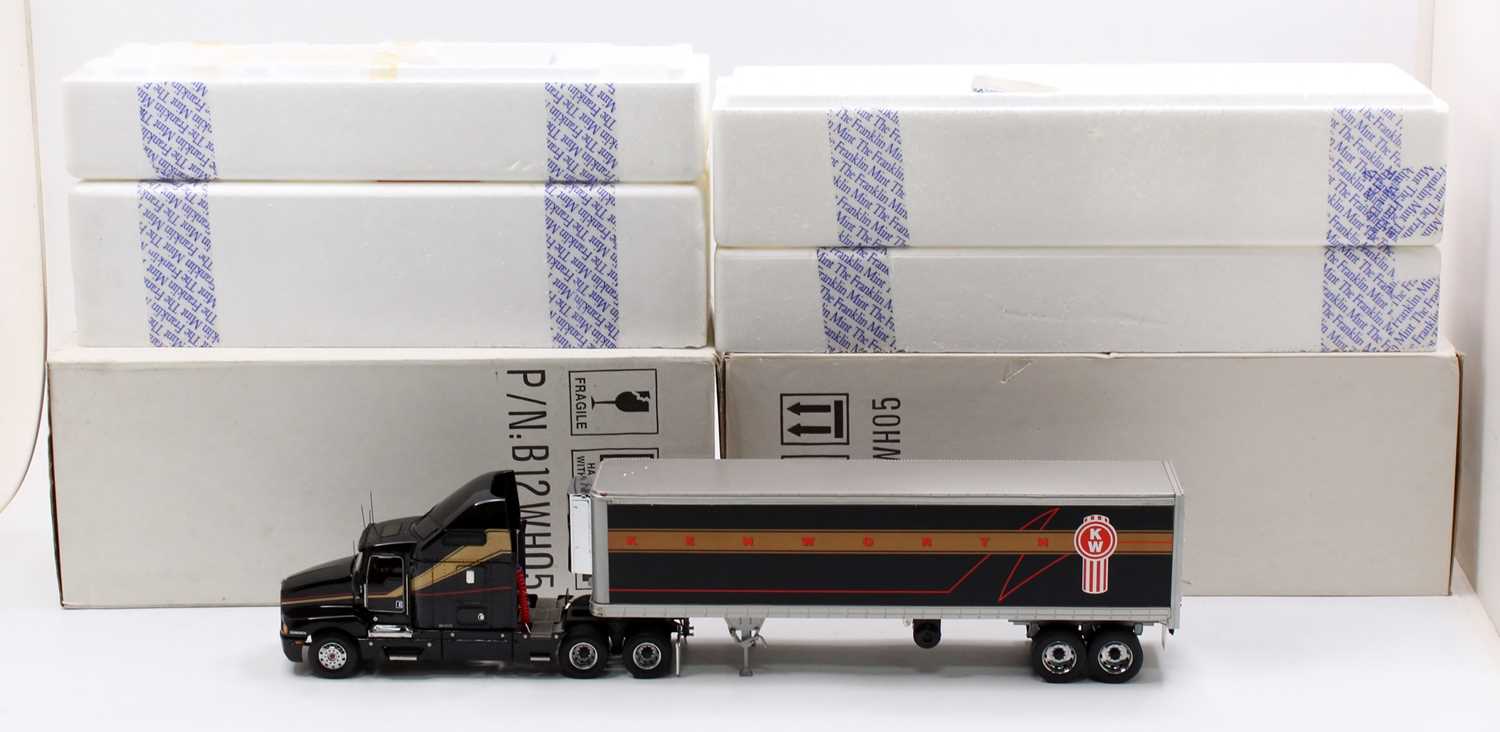 Franklin Mint Precision Models 1/32nd scale diecast model of a 1997 Kenworth T600 Aerocab and Box