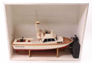 Billings Boats 1/15th scale plastic kit built model of a White Star Boat, plastic kit, with