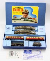 EDP12 Hornby Dublo 'Duchess of Montrose' passenger set, matt loco and tender with two red and