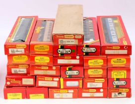 Approx. 26 Triang/Triang Hornby/Hornby Top Link bogie coaches, a wide variety. Includes maroon &