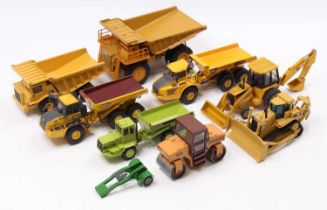 One box containing a quantity of mixed scale earth moving and construction diecast vehicles