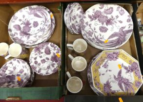 A collection of Spode Kingsley pattern dinner wares to include serving dishes, dinner plates and