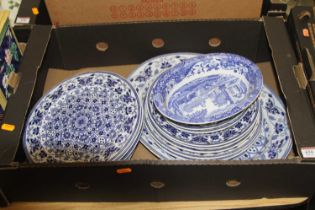 A box of blue & white china to include transfer decorated Indian ornament pattern meat plates,