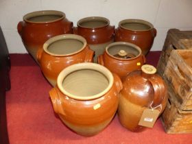 Assorted stoneware Kilner jars and flagons (8)