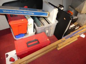 The contents of an amateur artist's studio, to include beechwood easel, Rowney Westminster easel,