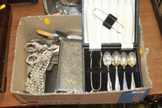A small quantity of cased and loose flatware, faux pearl choker etc