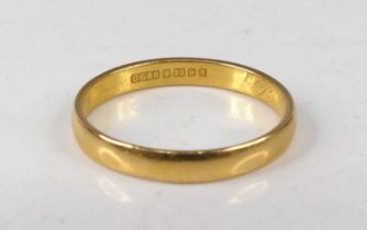 A 22ct gold wedding band, 4.2g, size X