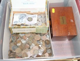 A collection of loose coinage to include a George VI 1942 shilling, various other loose British &