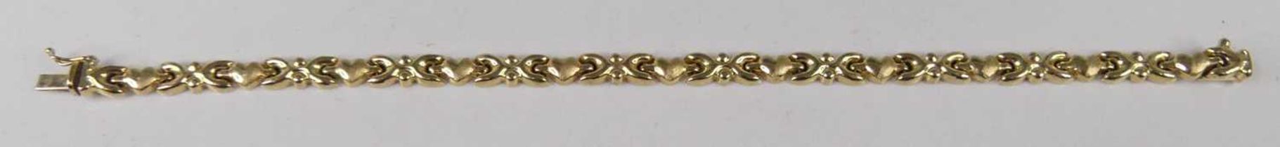 A continental yellow metal fancylink bracelet, stamped 585 and tests as approx 14ct gold, 9.1g,