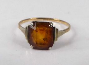 A 9ct gold and citrine set dress ring, 1.8g, size R