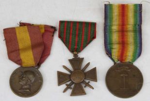 A WWI Allied Victory medal, together with a WWI Croix de Guerre, and an Italian WWI war medal