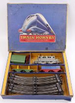 French Hornby 20v ‘electric’ Goods Set ref 0-1E, comprising grey PO loco with SNCF (without dots)