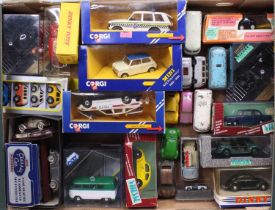 One tray containing a quantity of mixed modern release and vintage diecast vehicles, to include