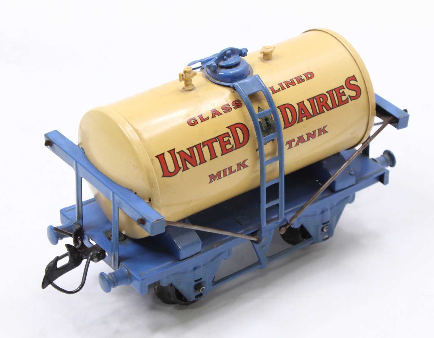 1934-7 Hornby ‘United Dairies’ milk tank wagon. Lighter blue standard base, ladders & ends. No drain - Image 2 of 2