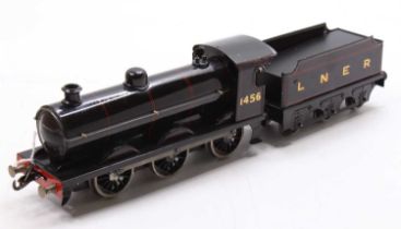 Bassett-Lowke Standard goods clockwork loco & tender 0-6-0 black lined red LNER No.1456. A few small