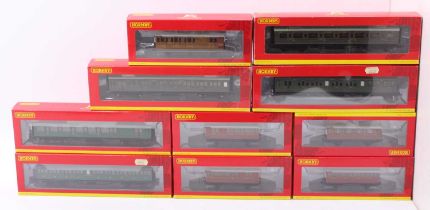 Ten Hornby coaches: Maunsell Southern R4736, R4298D & R4318B; Southern ex LSWR R4795 & 4718A. LNER