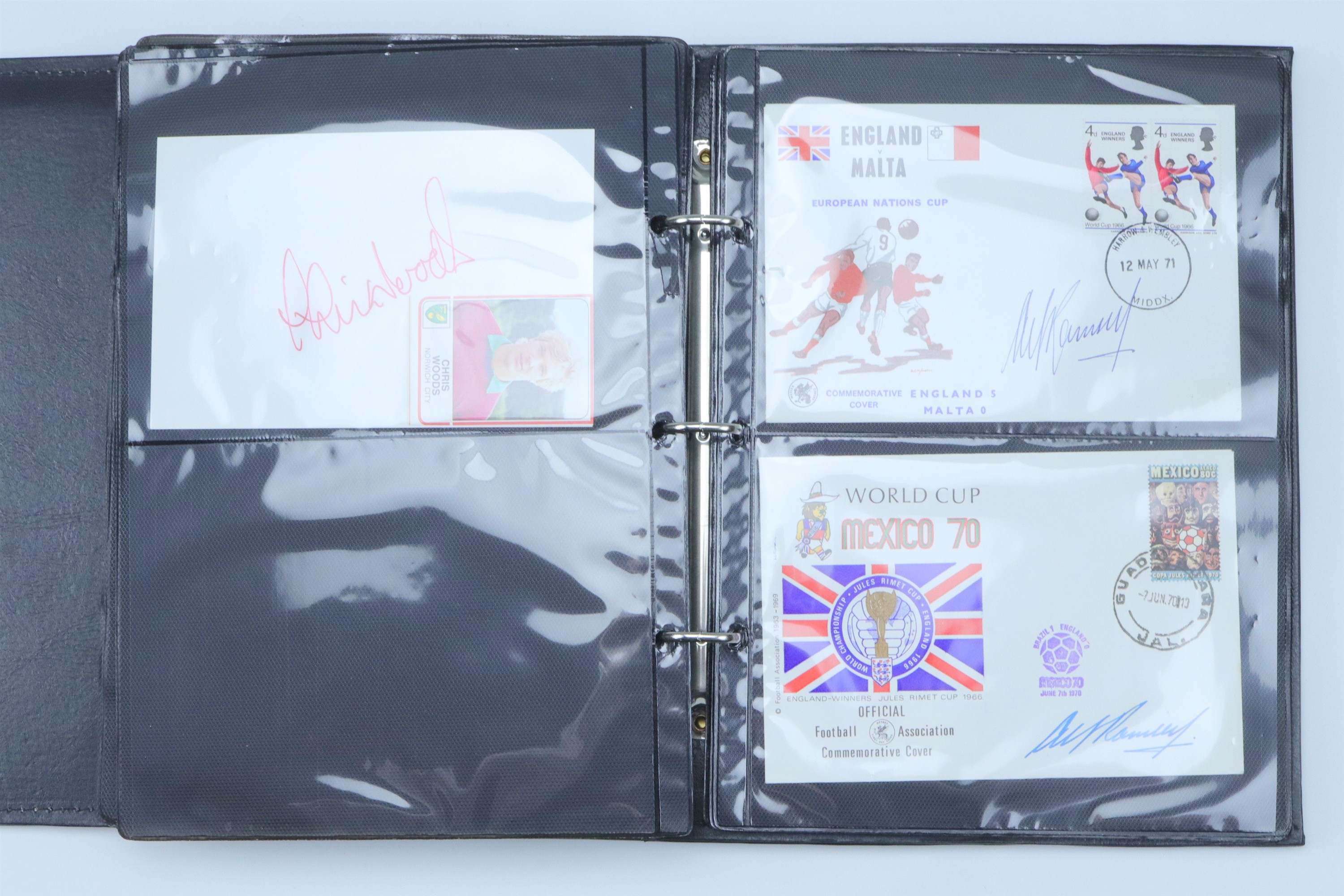 [ Autographs ] Album of football players' signatures, including Bobby Robson, Glen Hoddle, George - Image 31 of 35
