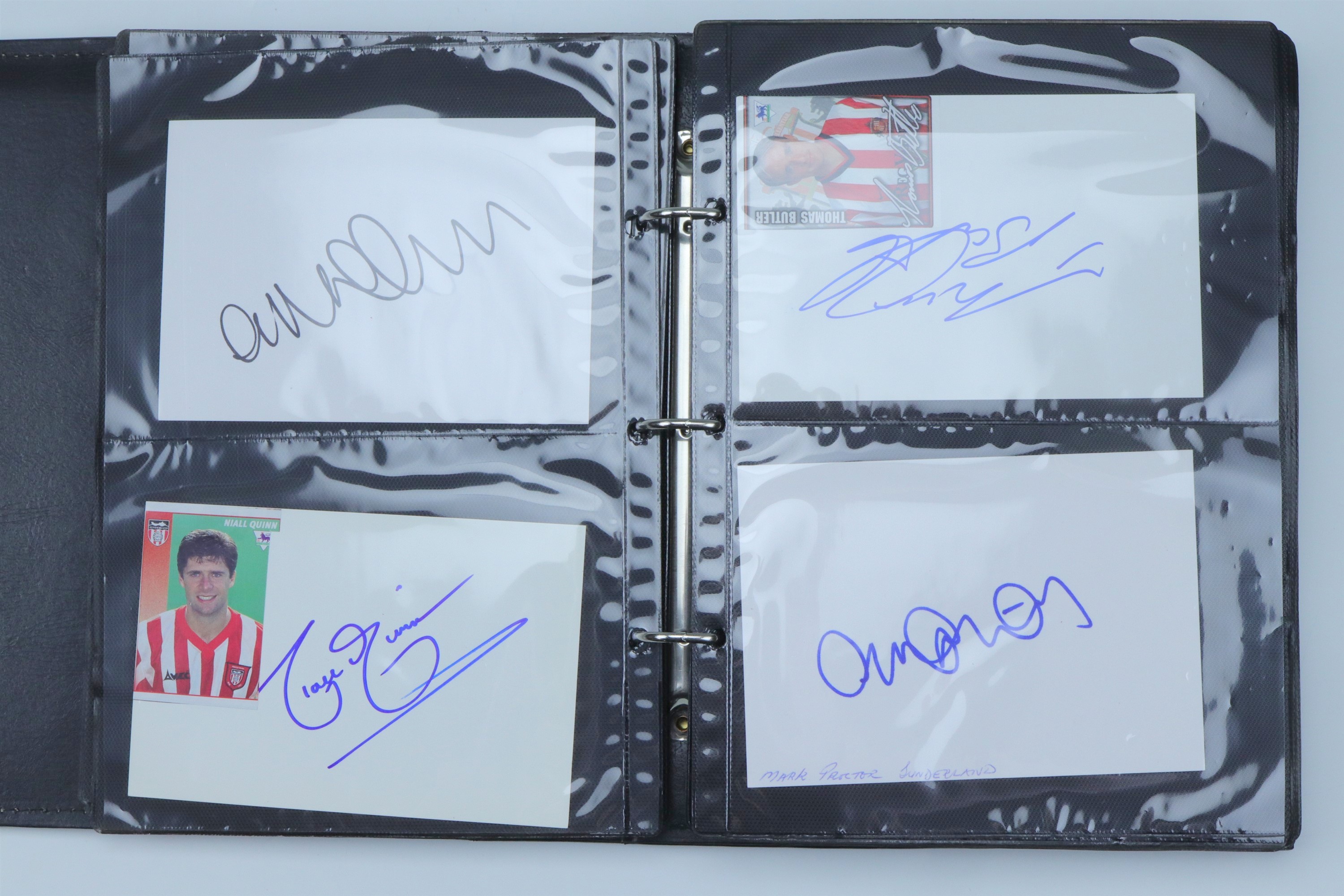 [ Autographs ] Album of football players' signatures, including Bobby Robson, Glen Hoddle, George - Image 11 of 35