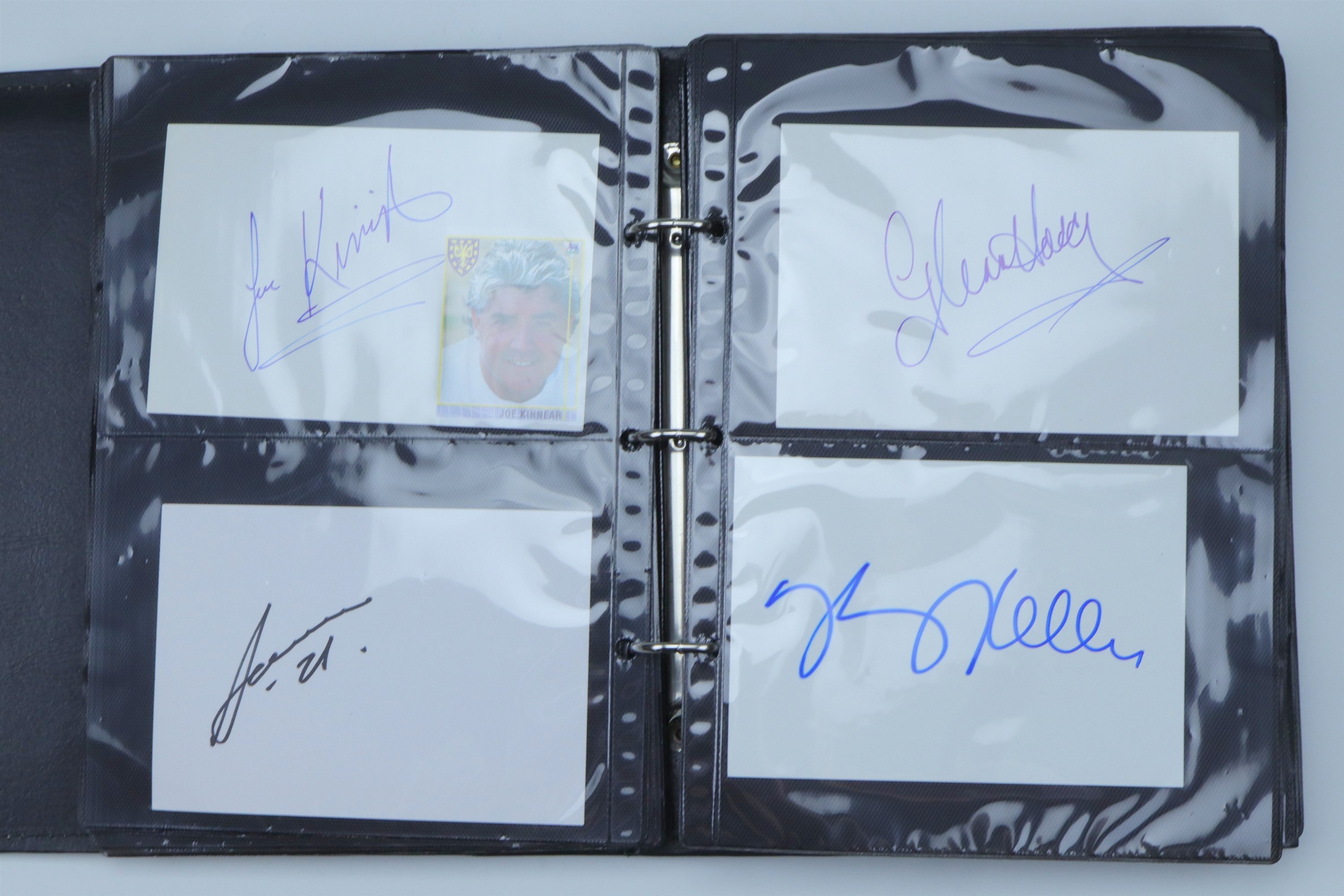 [ Autographs ] Album of football players' signatures, including Bobby Robson, Glen Hoddle, George - Image 14 of 35