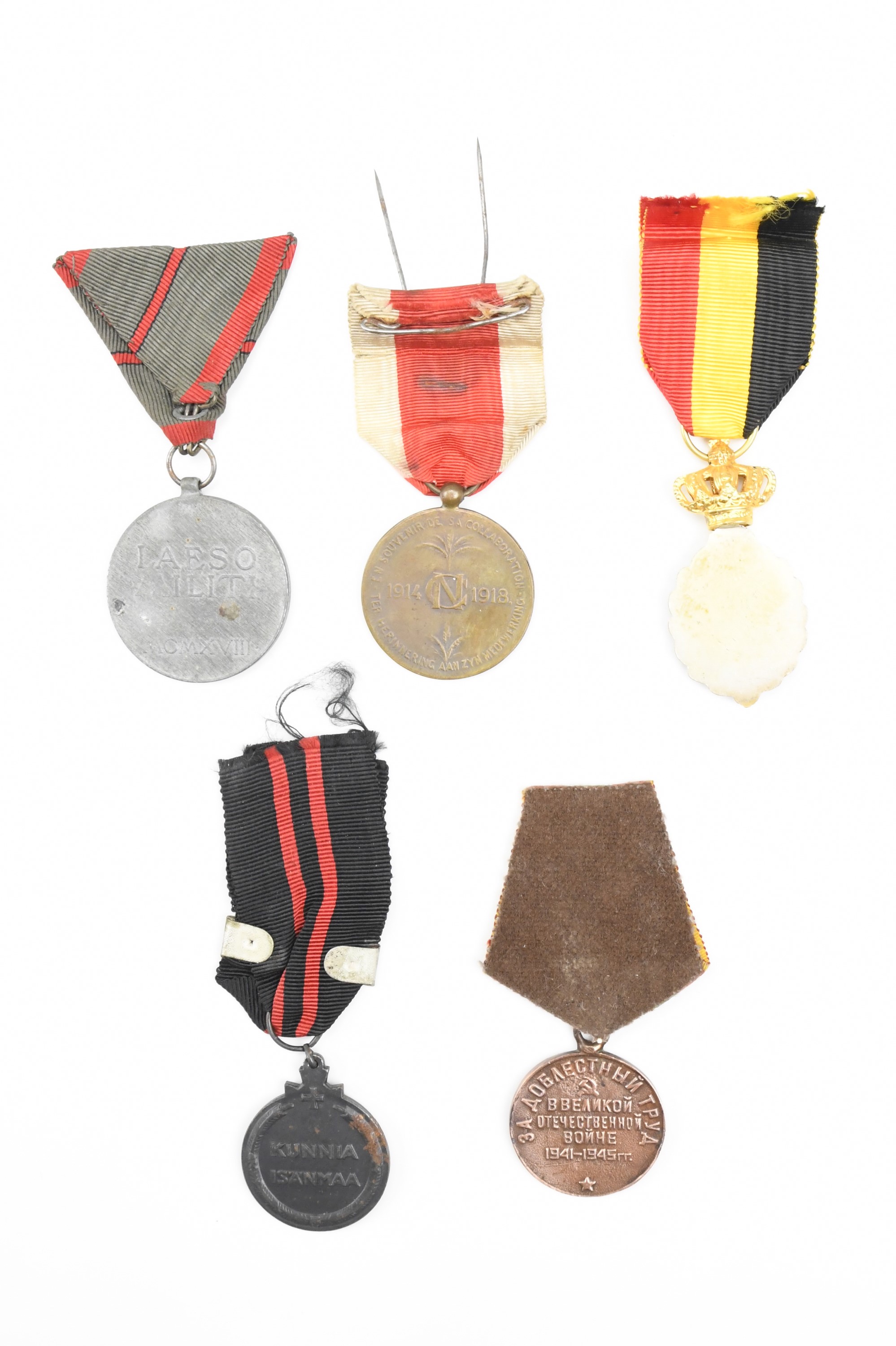 A small collection of world military medals - Image 2 of 2