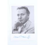 [ Autograph ] A Sir David Attenborough signed photograph, 14.5 x 10 cm