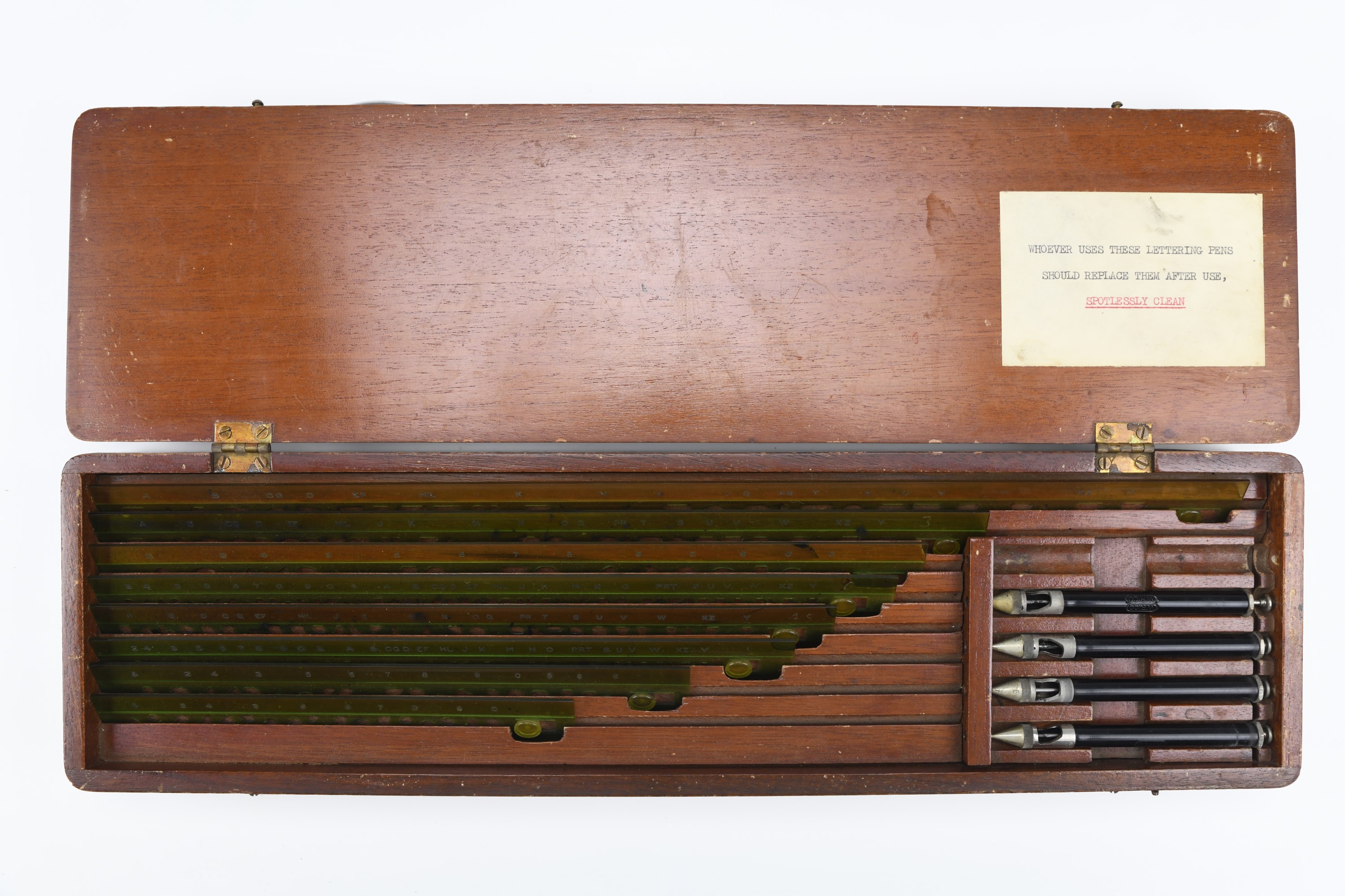 A 1950s lettering set by the Wood-Regan Instrument Company of New York - Image 2 of 3