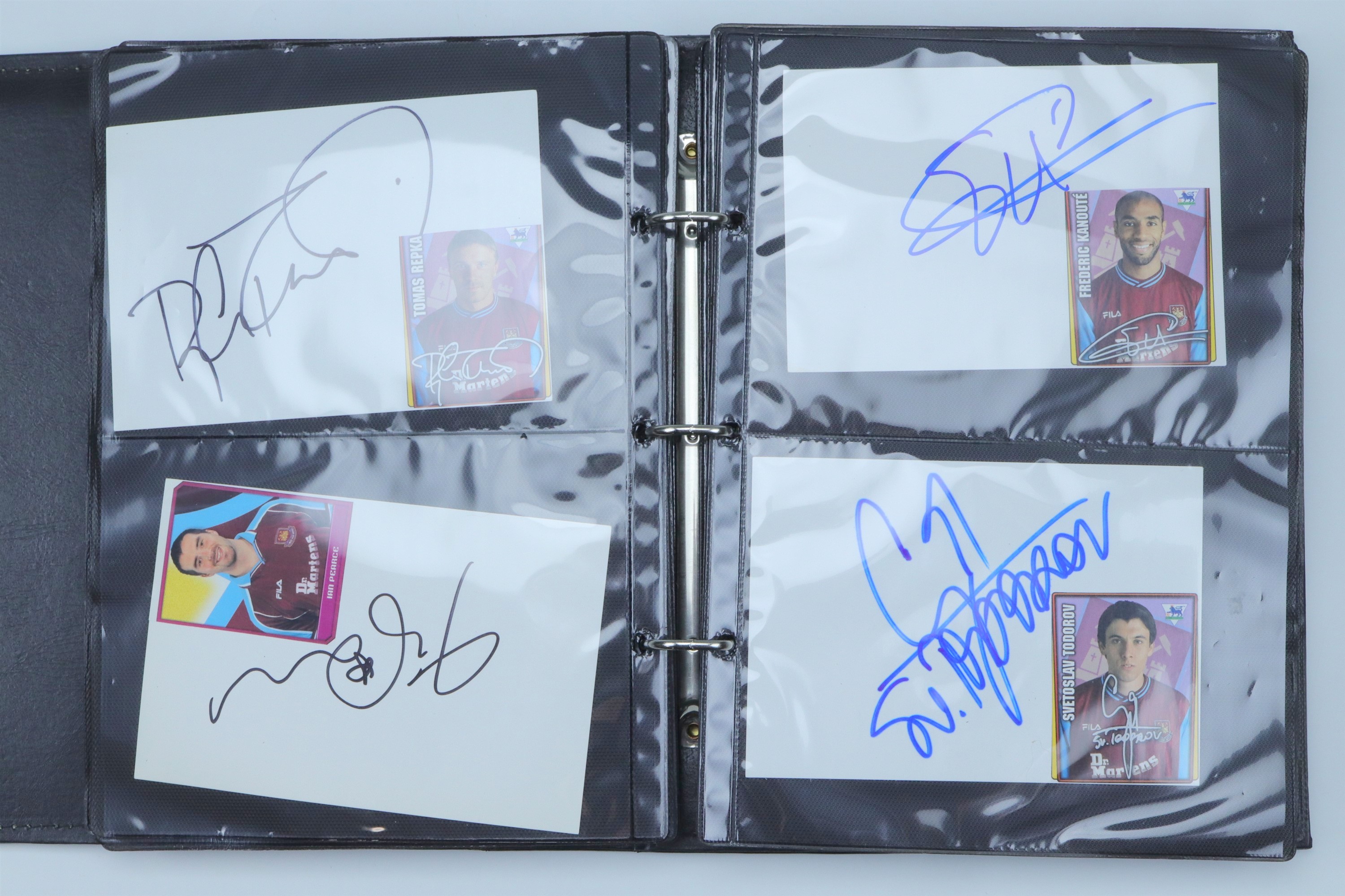 [ Autographs ] Album of football players' signatures, including Bobby Robson, Glen Hoddle, George - Image 22 of 35