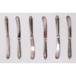 A set of six George V silver handled tea knives, Sheffield, 1925, 17.5 cm