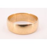 A 9 ct gold wedding band, London, 1978, 6.39 g, size Y/Z, 8 mm wide