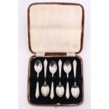 A cased set of silver teaspoons, H Solomon, Birmingham, 1941, 67 g