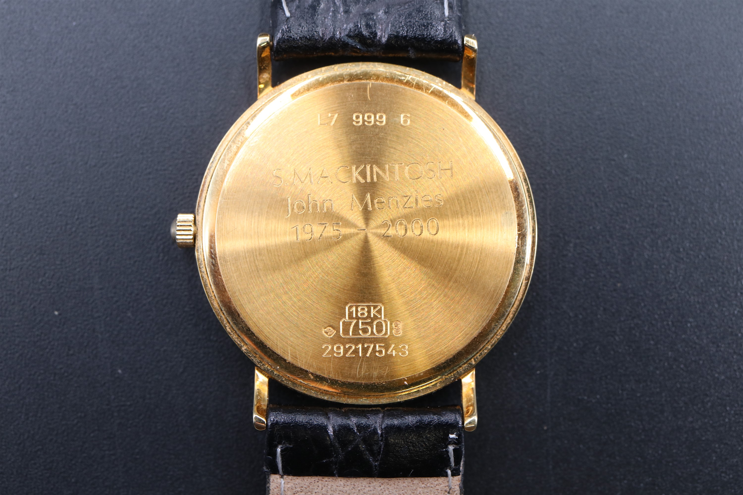 An 18 ct gold Longines wristwatch, having a six jewel quartz movement, the dial with baton - Image 3 of 8