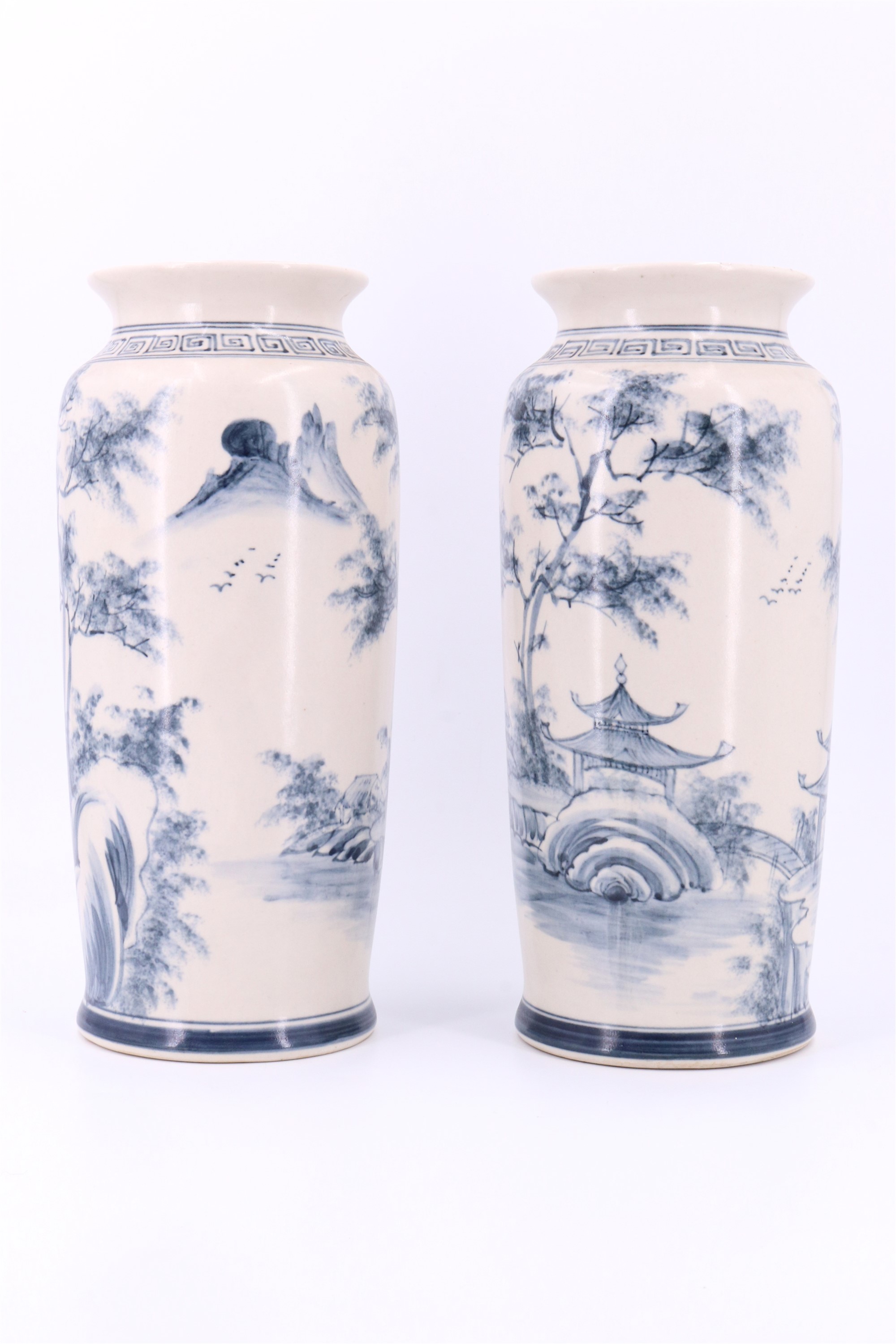 A pair of late 20th Century Chinese blue-and-white shouldered cylindrical vases, 32 cm - Image 2 of 5