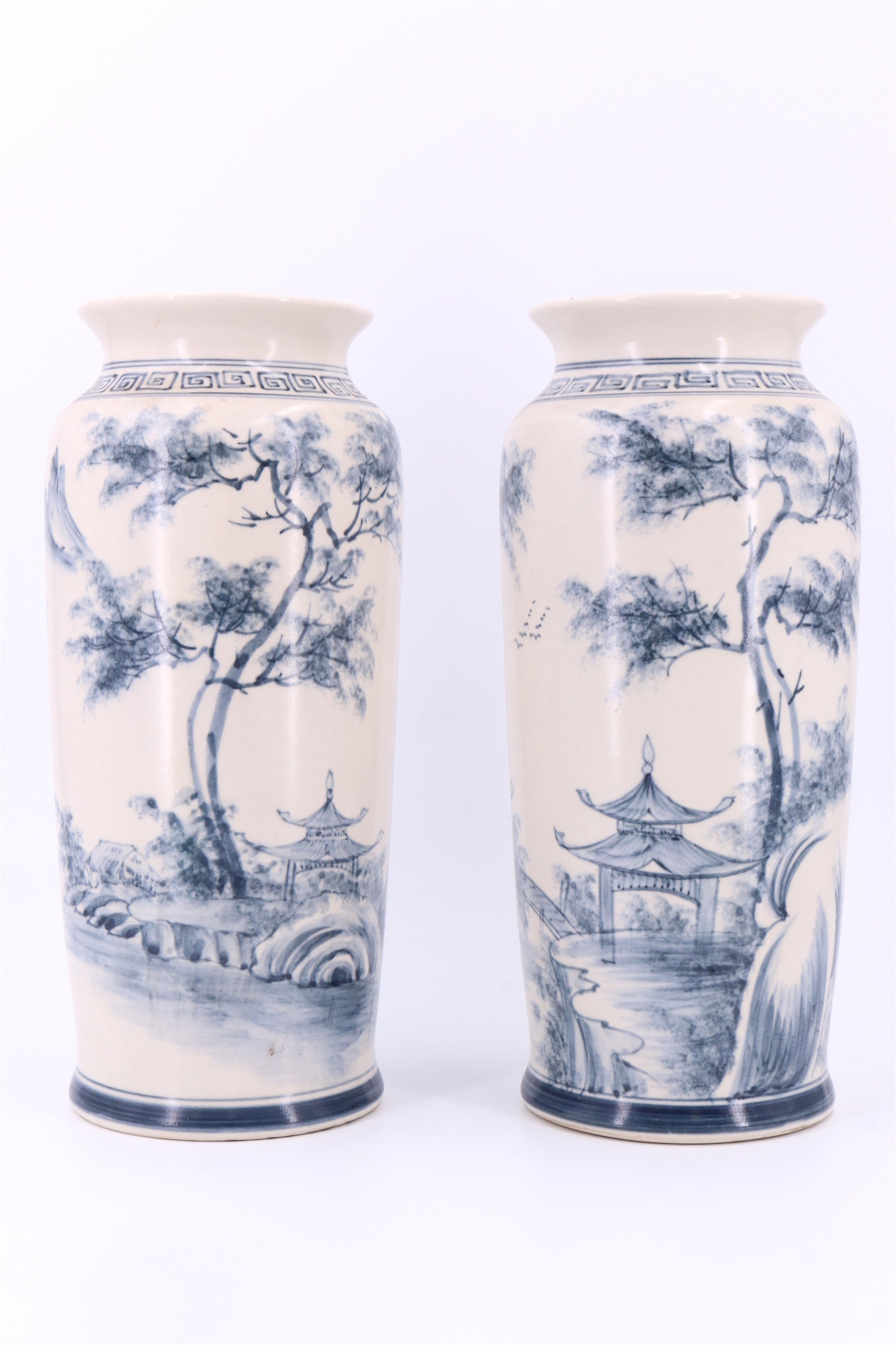 A pair of late 20th Century Chinese blue-and-white shouldered cylindrical vases, 32 cm - Image 3 of 5